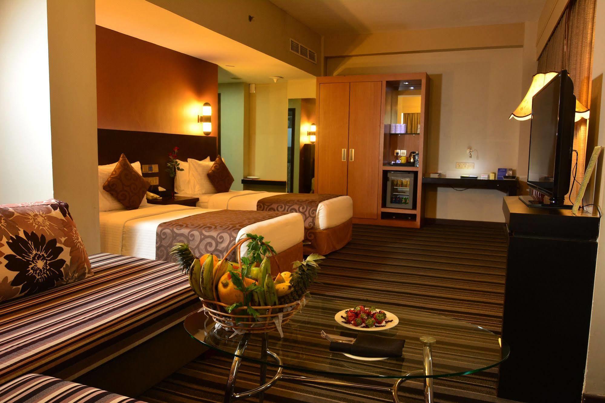 Pearl Grand Hotel Kolombo Bagian luar foto